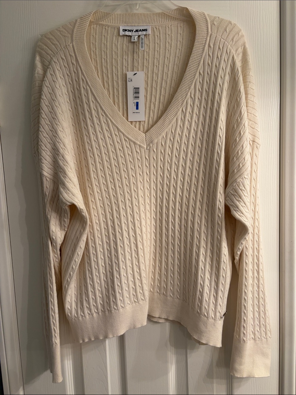DKNY Women’s Cream Cable-Knit V-Neck Sweater-NWT